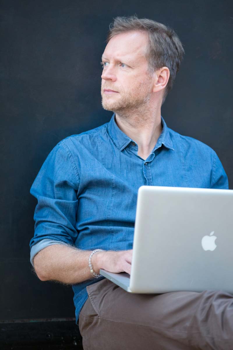 freier Journalist aus Erfurt/Thüringen – Interviews, Geschichten, Reportagen, PR-Texte, Pressemitteilungen, Content-Marketing, Redaktion von Broschüren.